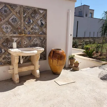 فندق مبيت وإفطار La Dimora Del Borgo Patù