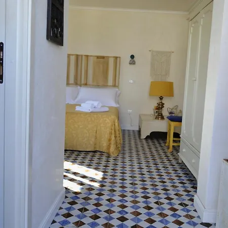 Bed & Breakfast La Dimora Del Borgo 3*